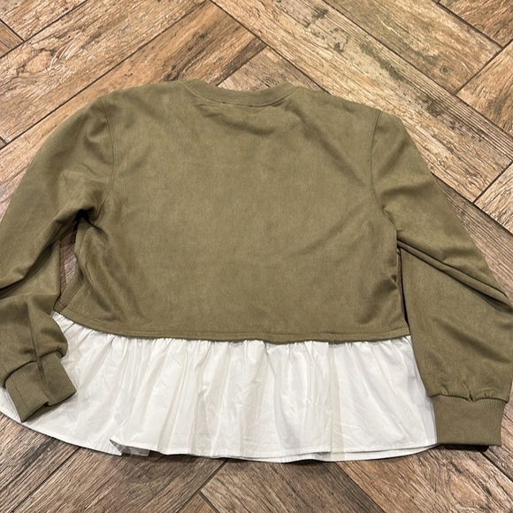 THML faux suede cross over top poplin crewneck medium green - Picture 6 of 6